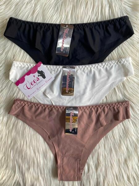 Strings et culottes pour femmes