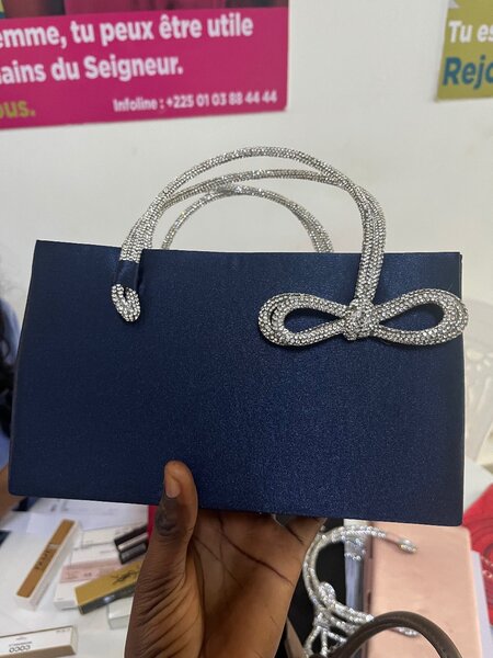 Sac à main élégant avec anse scintillante