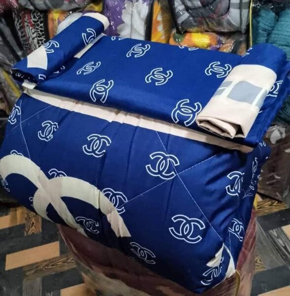 1 Duvet ,2 pillow cases and 1 flat sheet with print