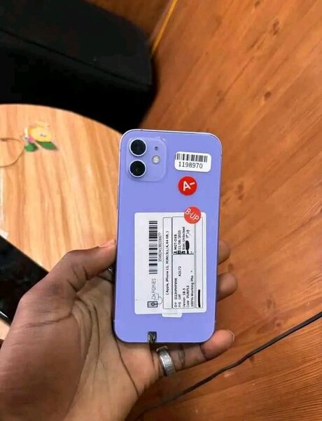 Smartphone moderne violet