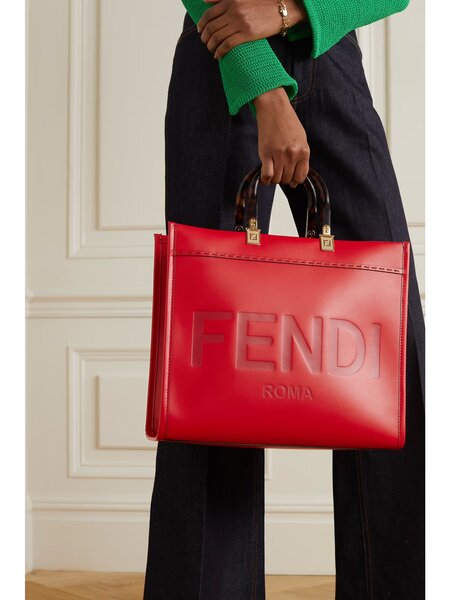 Sac à main Fendi rouge élégant