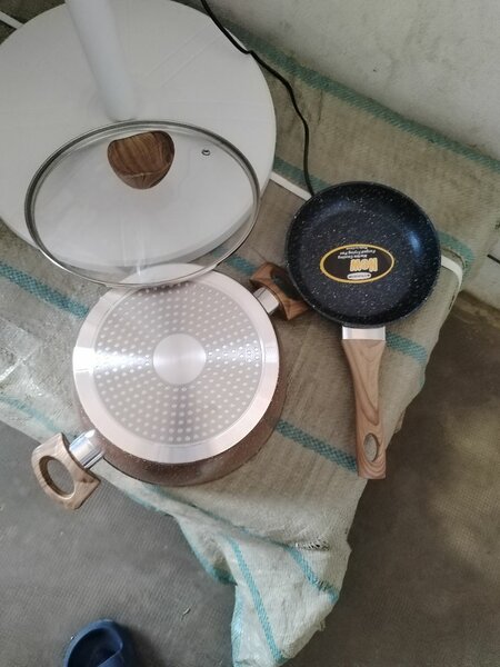 Deux pièces casserole antiadêl