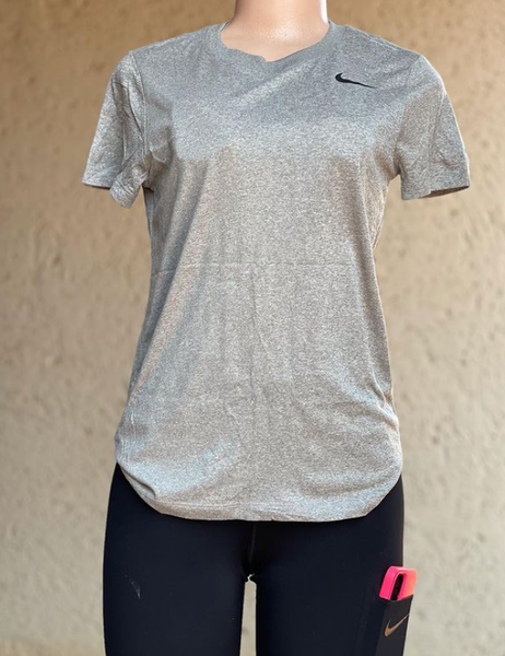 Nike t-shirt grey