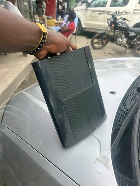 Console Sony PS3 Ultra Slim