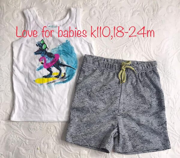 Set: white T-shirt with print + gray shorts, 18-24m