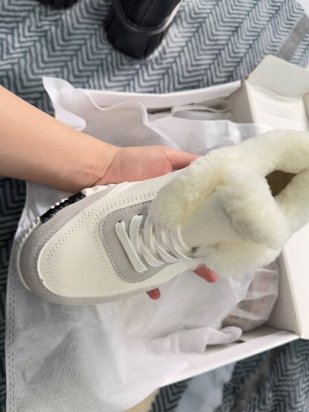 Утепленные кроссовки