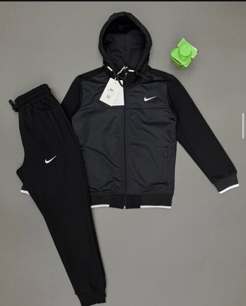 Спортивные костюмы adidas Nike