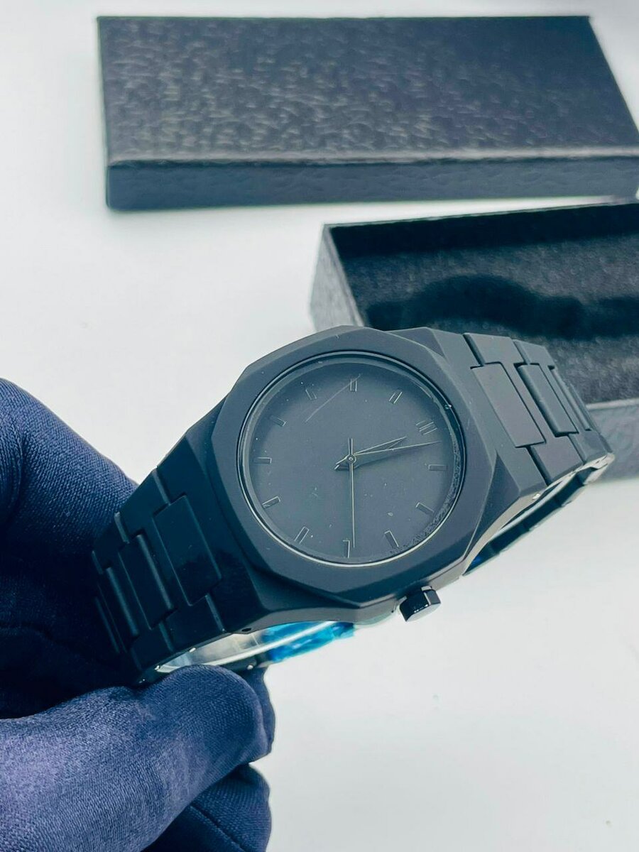 Montre Bracelet Noir Élégante