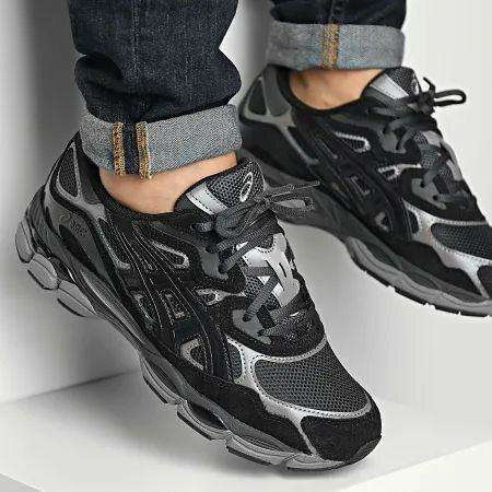 Paire de basket Asics