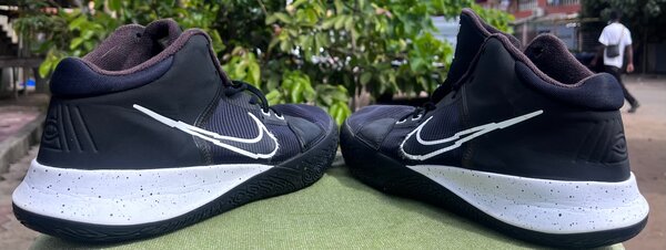 Nike Kyrie Flytrap 4 Black Wh