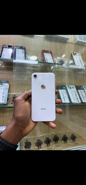 iPhone XR Blanc 64GB sans id
