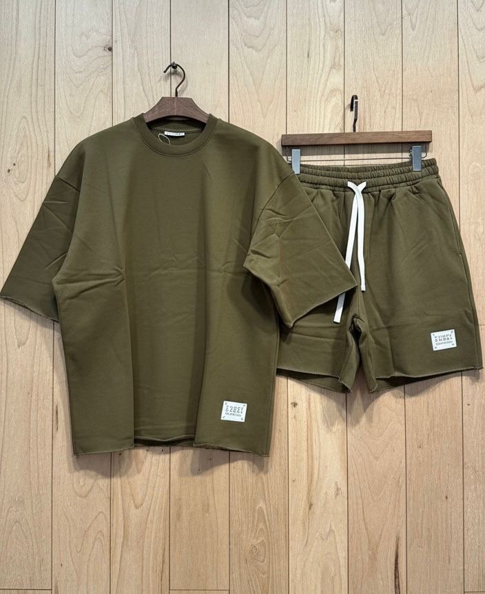 Ensemble T-shirt et Short Vert