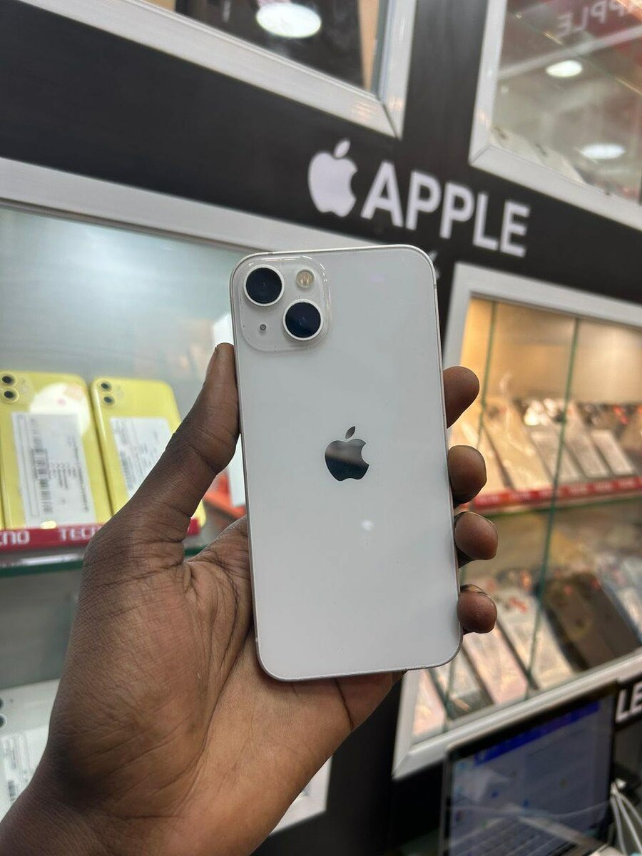 iPhone 13 128 go quasi neuf