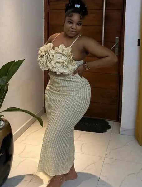 Robe élégante à fleurs