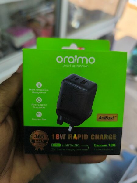 Oriamo iPhone charger