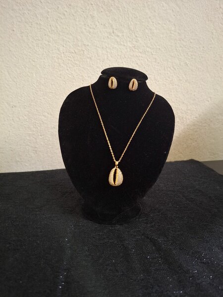 Ensemble Collier et Boucles d'Oreilles Élégant