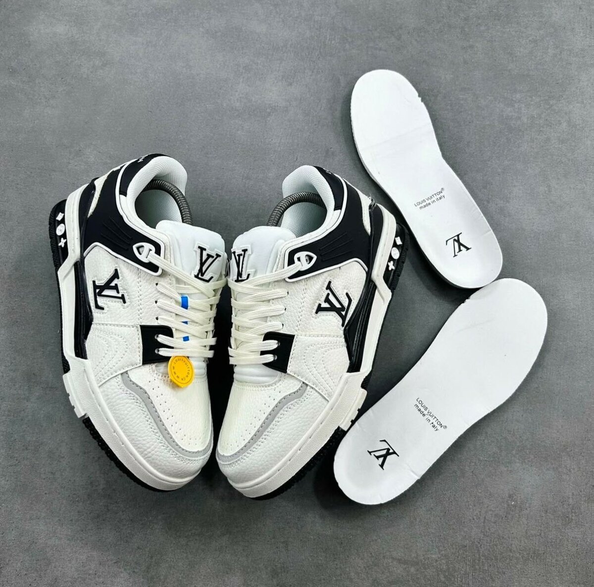 LOUIS VUITTON CLASSIC