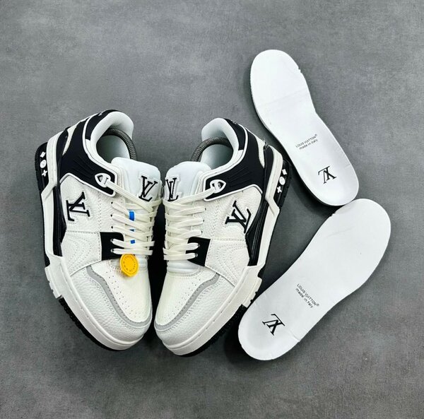 LOUIS VUITTON CLASSIC