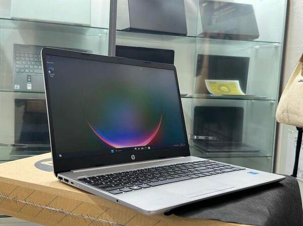 Laptop HP 250 G9