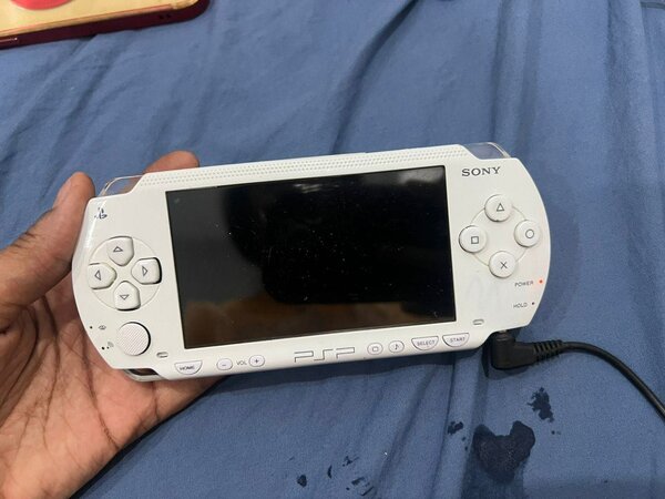 Psp slim couleur blanche
