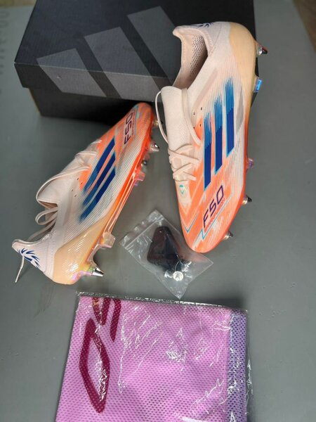 Chaussures de Football F50