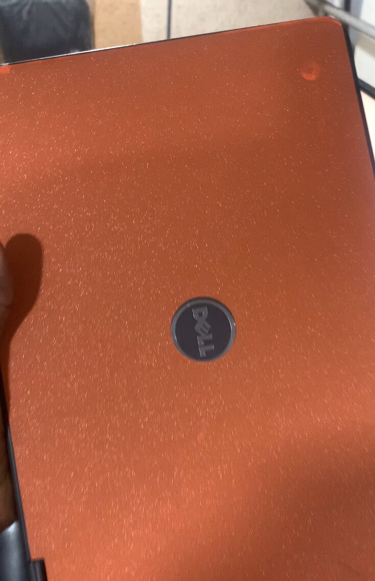 Ordinateur portable Dell rouge