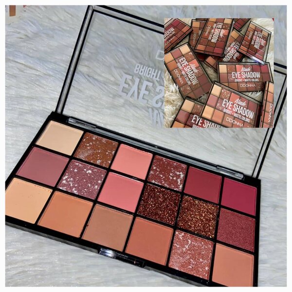 Palette d'ombres à paupières nude
