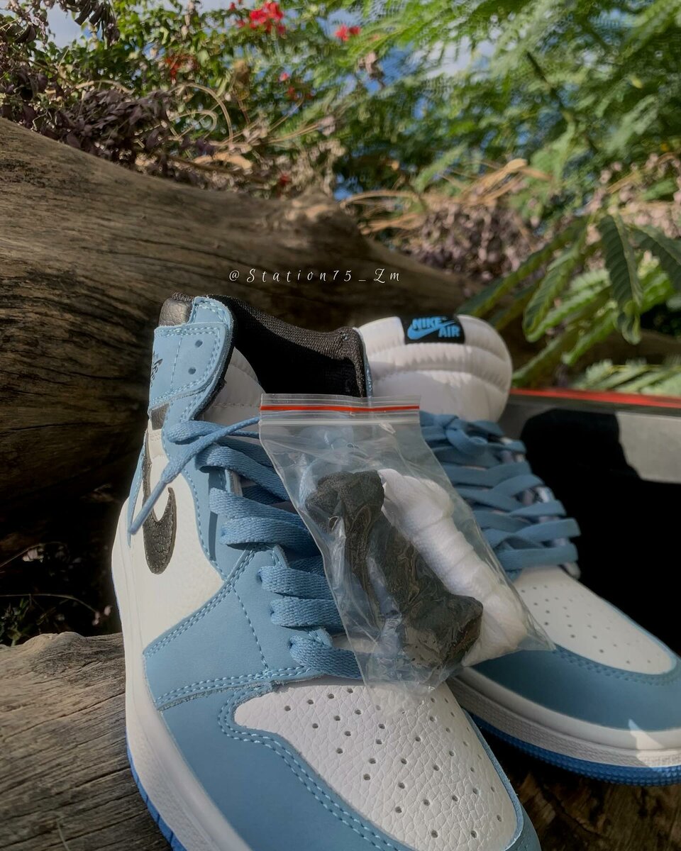 Air jordan 1s University Blue High OG