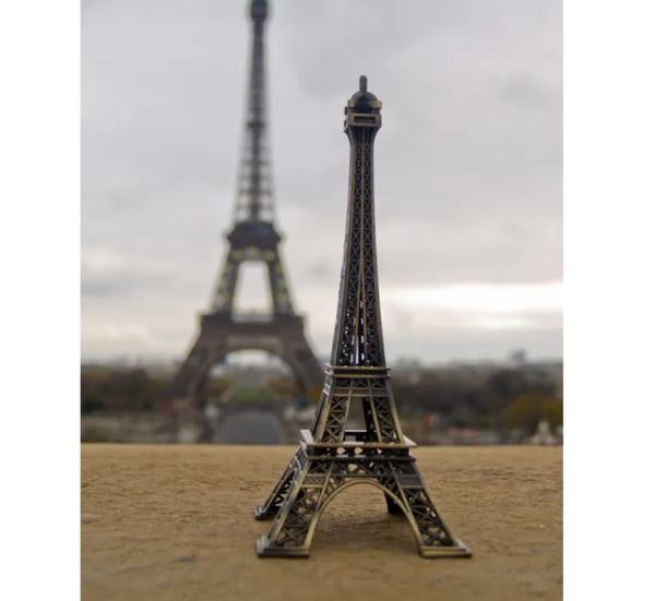 Metal Eiffel Tower For Home And Office Decoration (5inch)