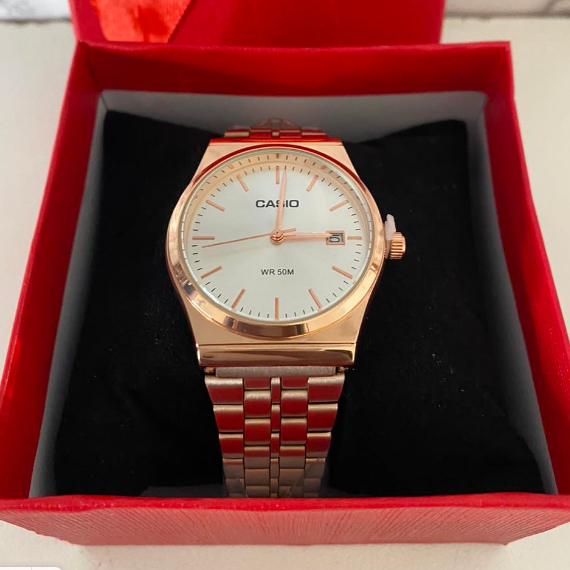 You can never ❌ go wrong with Stainless Steel Wrist Wears. 🙌🏾😍 These are unisex and perfect for everyday wear 