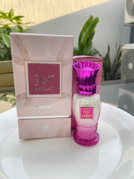 Parfum Hayati Rose et lamza