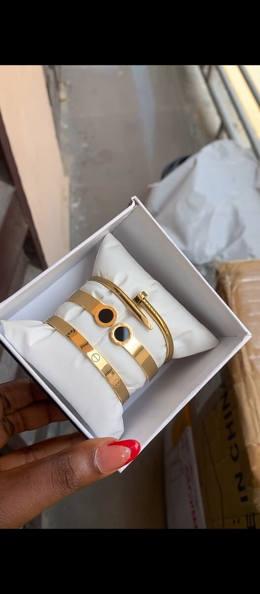 Elegant Gold Bracelet Set