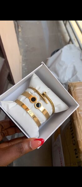 Elegant Gold Bracelet Set