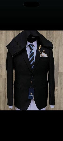 Costume élégant homme