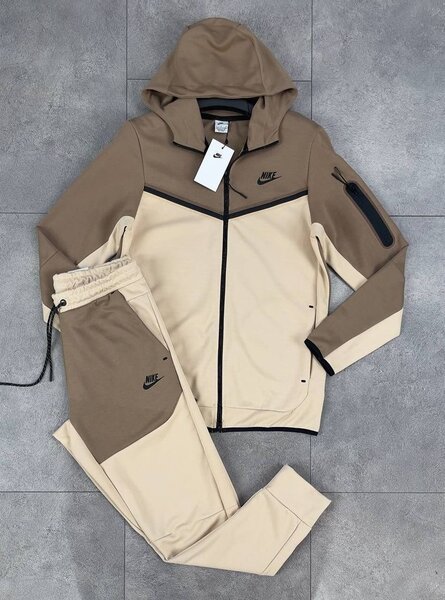 Survêtement Nike beige-brun