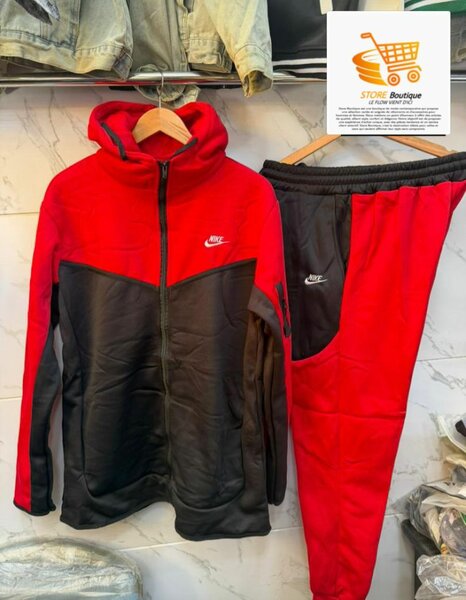 Survêtement Nike tech