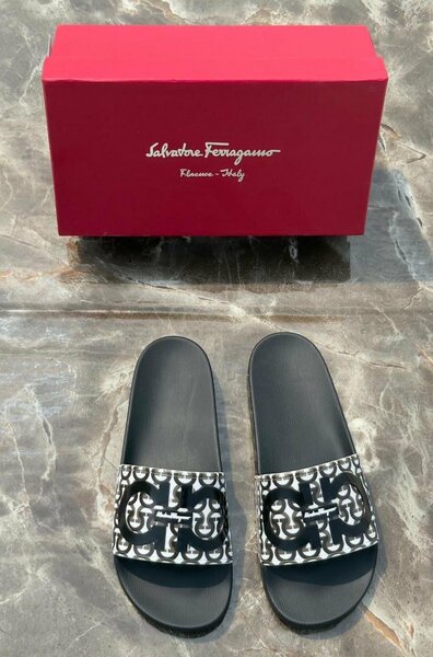 Sandales Ferragamo élégantes