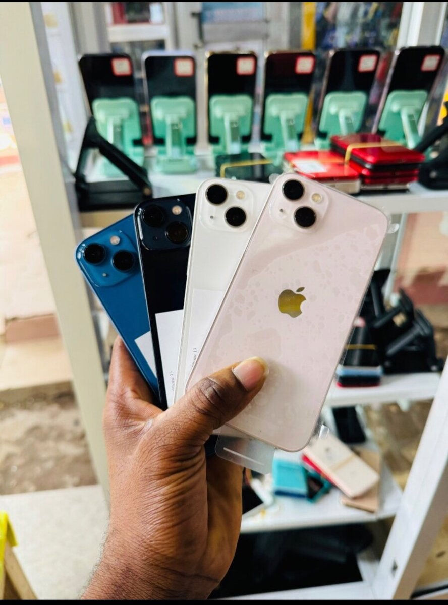 iPhone 13, 128gig available