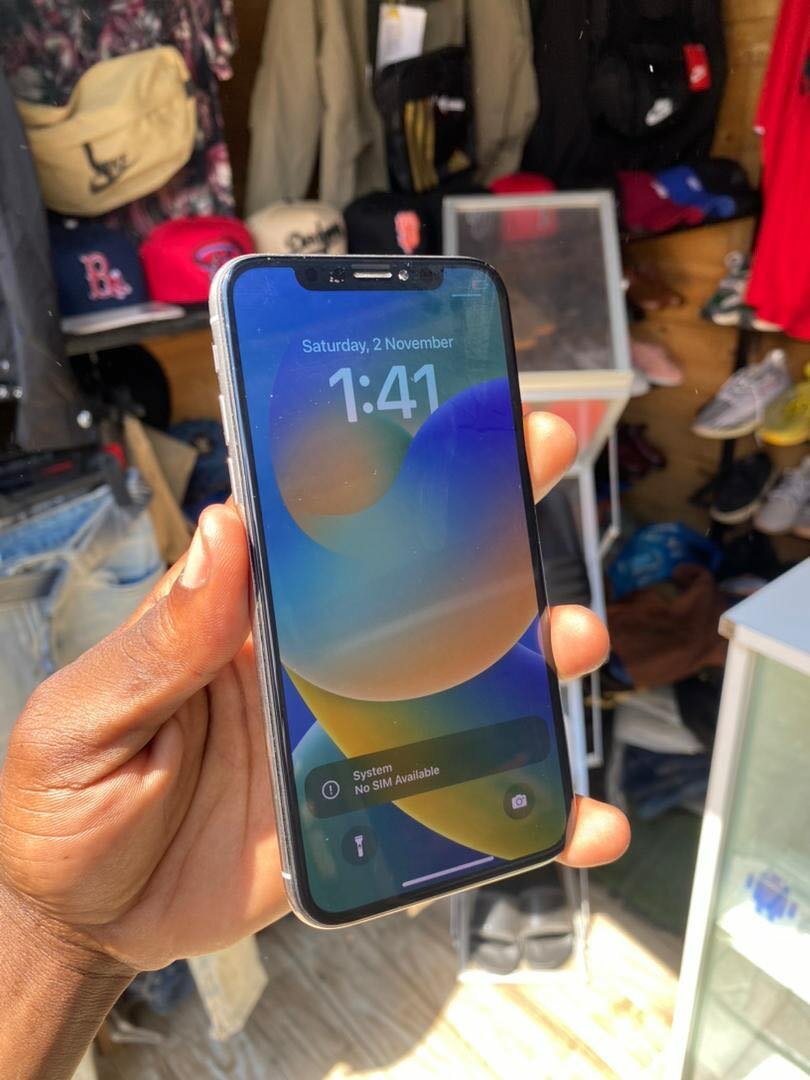 Samsung iPhones Google pixel Huawel