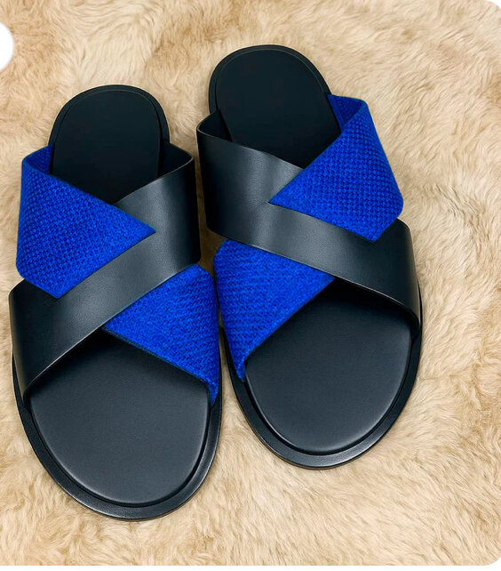 Sandales noires et bleues confort