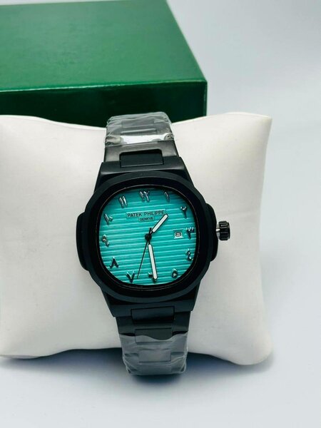 Montre Élegante en Acier Inoxydable