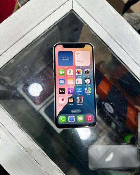 iPhone 12 Blanc 64Go
