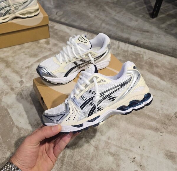 Chaussures asics