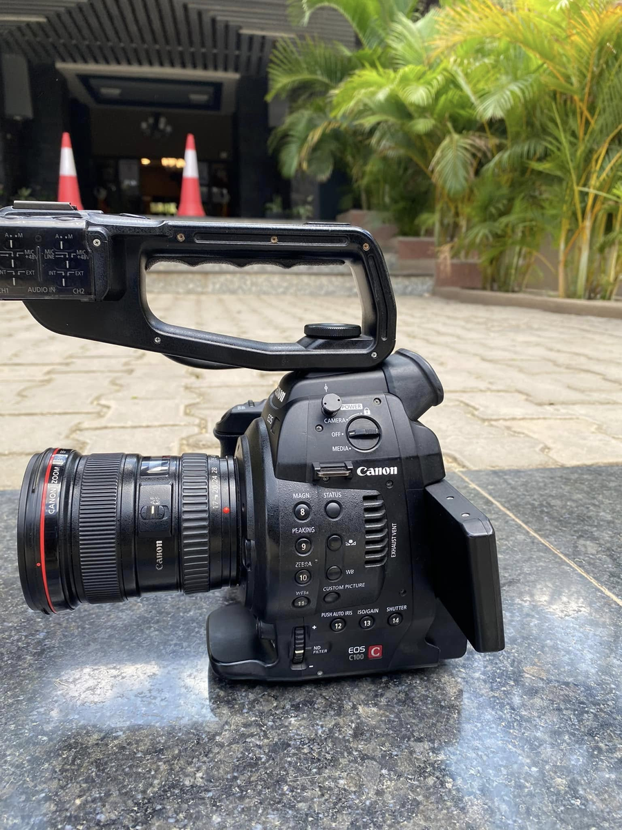 Canon c100 