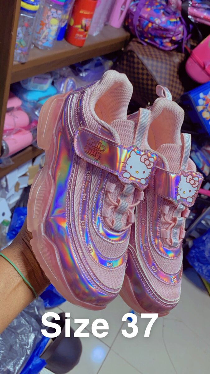 Kids fashionable shoes