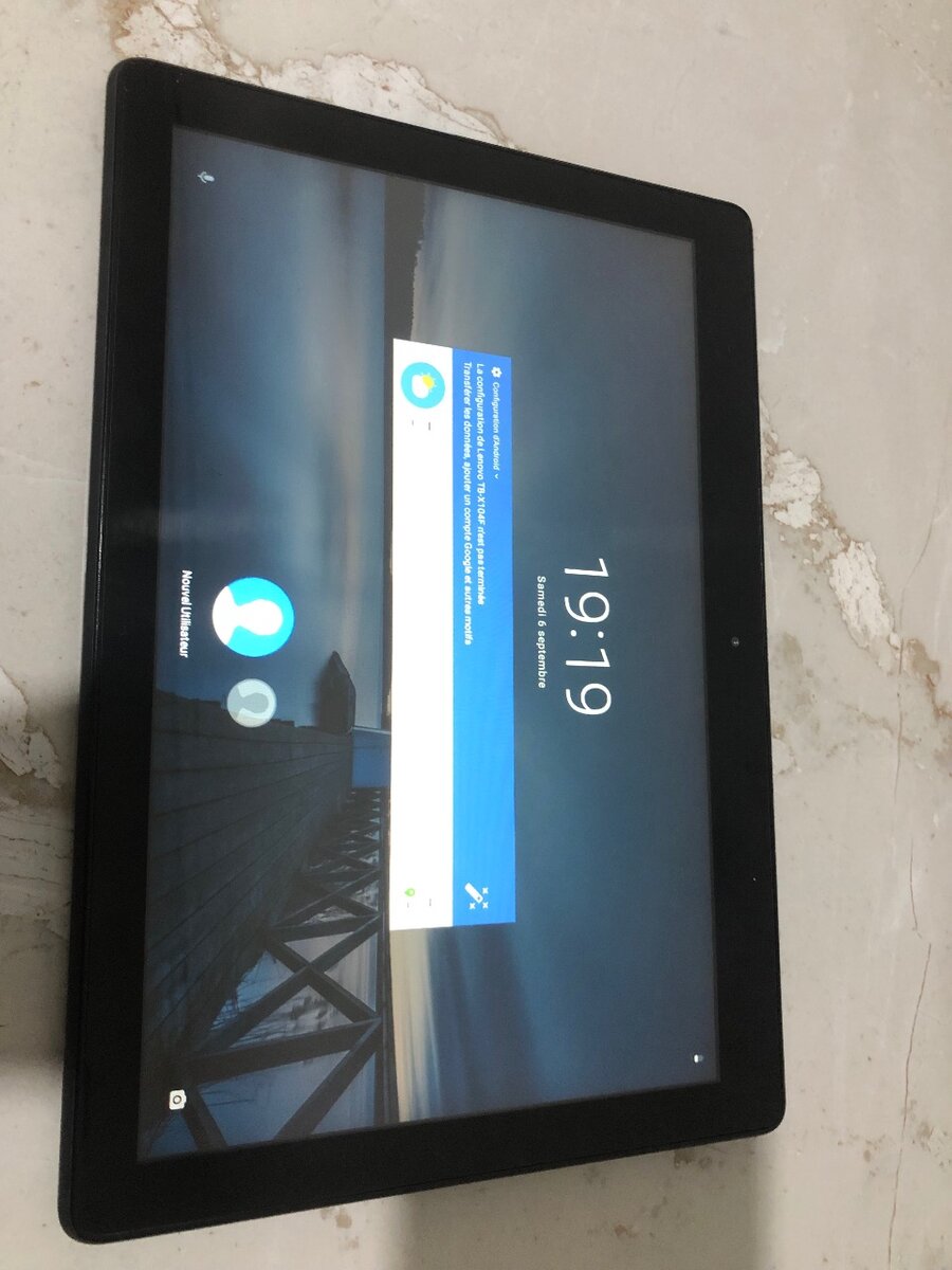 Lenovo Tab E10