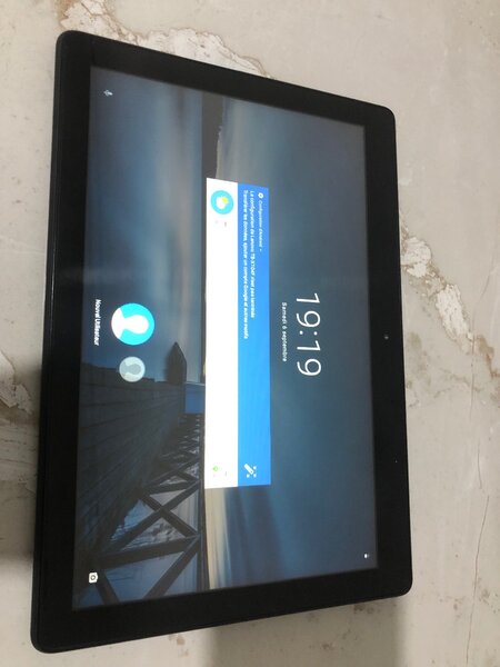Lenovo Tab E10