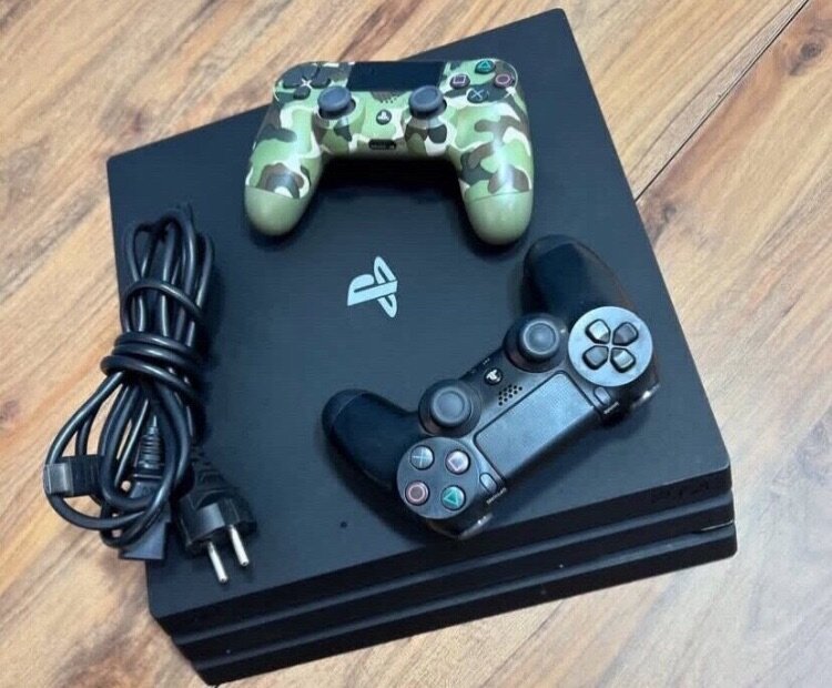 PS4 pro 1 TB j