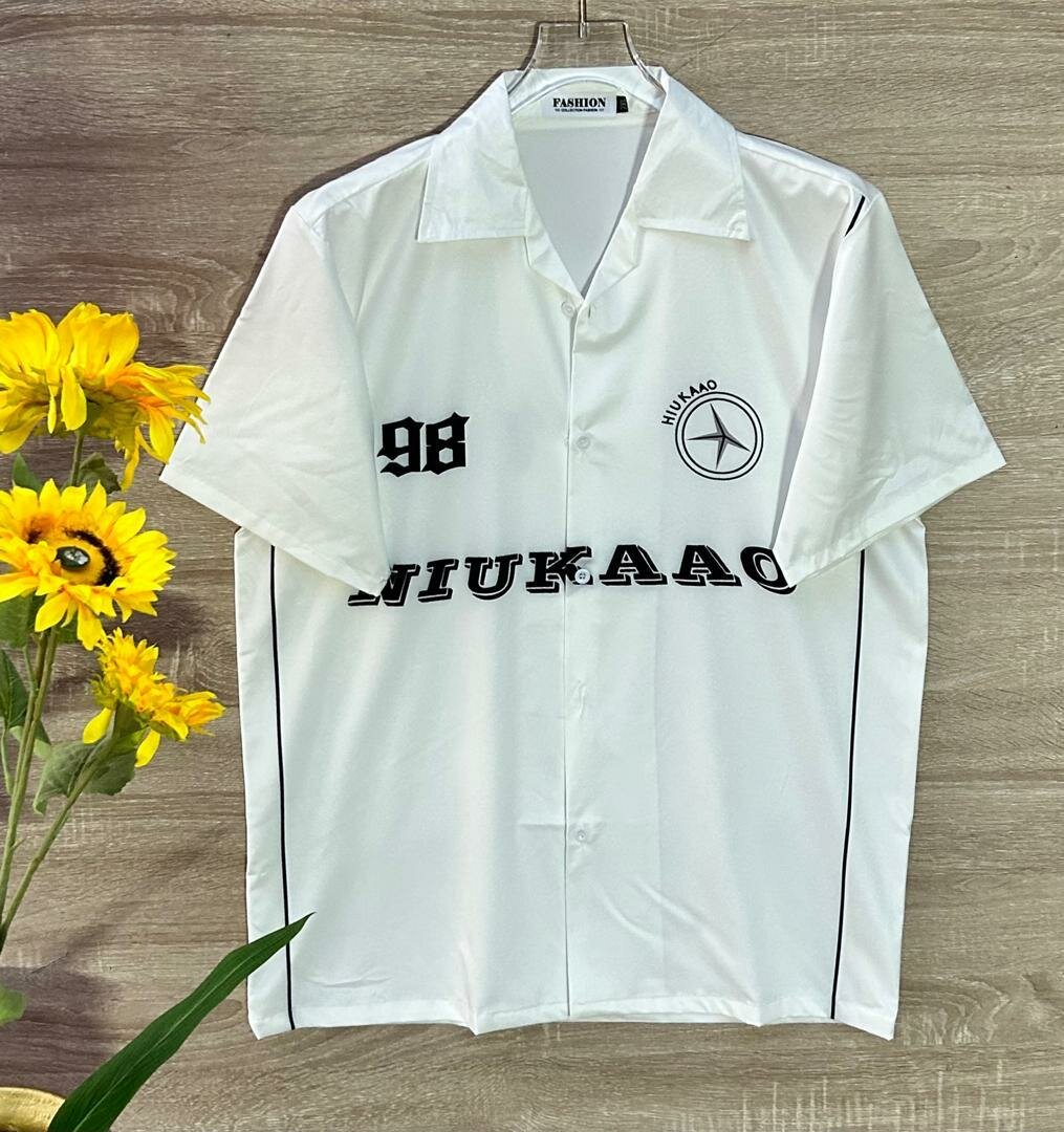 Men's quality T-shirts available