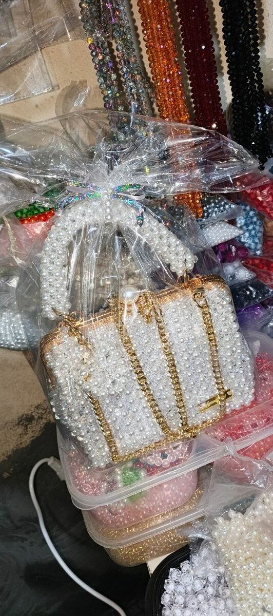 Sac à main perles élégant